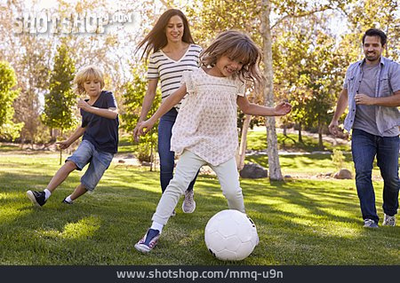 
                Eltern, Fußball, Spielen, Freizeitaktivität, Familie                   