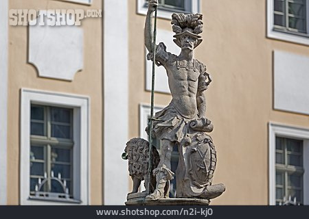 
                Skulptur, Görlitz, Obermarkt, Georgsbrunnen                   