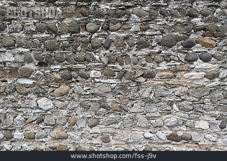 
                Natursteinmauer                   
