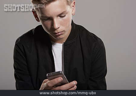 
                Teenager, Mobiltelefon, Soziales Netzwerk                   