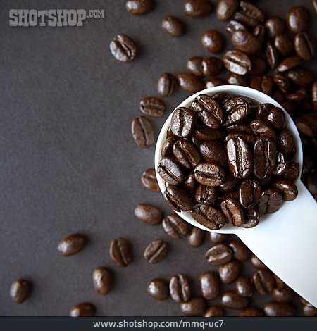 
                Kaffeelöffel, Kaffeebohnen                   