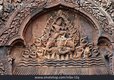 
                Relief, Banteay Srei, Shiva                   