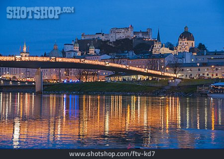 
                Salzburg, Weihnachtsbeleuchtung, Makartsteg                   