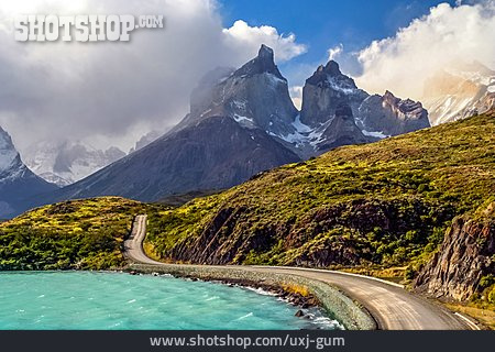 
                Gebirge, Torres Del Paine, Cuernos Del Paine                   