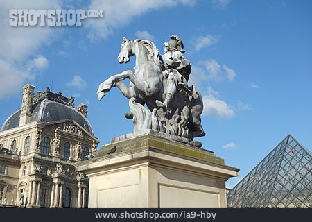 
                Louvre, Musee Du Louvre                   