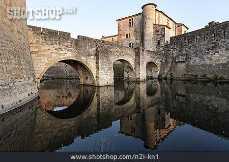 
                Bogenbrücke, Stadtmauer, Aigues-mortes                   