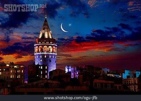 
                Istanbul, Mondsichel, Galataturm                   