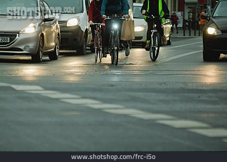 
                Radfahrer, Straßenverkehr                   