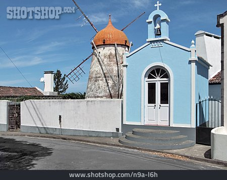 
                Windmühle, Sao Miguel, Azoren, Kapelle                   
