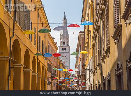 
                Altstadt, Modena                   