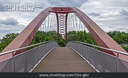 
                Bogenbrücke, Elberadweg                   
