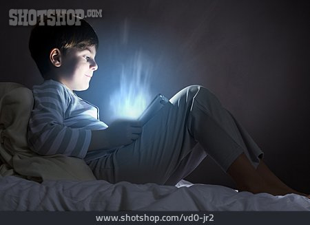 
                Kind, Lesen, Schlaflos, Tablet-pc, Blaues Licht                   