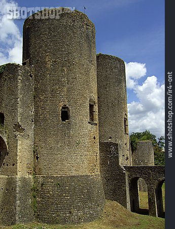 
                Burgturm, Burg Villandraut                   