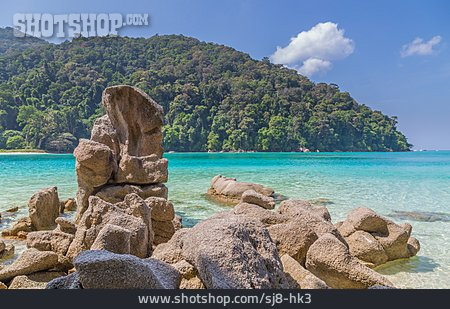 
                Archipel, Surin Islands                   