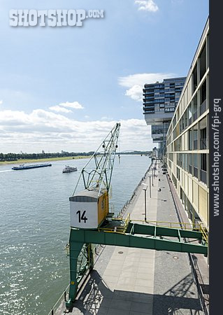 
                Köln, Rheinauhafen, Rheinufer                   