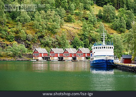 
                Holzhütte, Aurlandsfjord                   