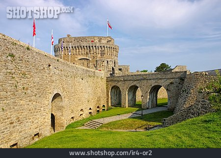 
                Stadtmauer, Festung, Dinan                   