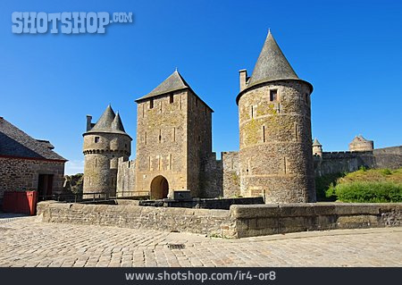 
                Festungsanlage, Fougères                   