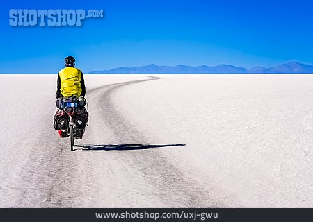 
                Radfahrer, Bolivien, Salar De Uyuni                   