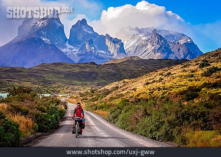 
                Radtour, Patagonien, Cuernos Del Paine                   