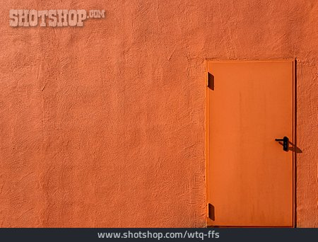 
                Farbig, Fassade, Orange, Metalltür                   