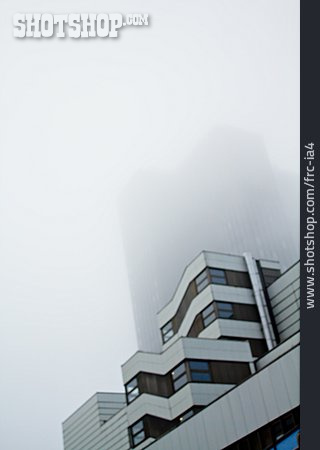 
                Nebel, Hochhaus                   