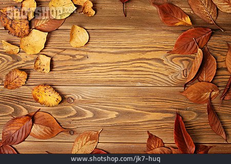 
                Herbstlich, Holzuntergrund, Laubblätter                   