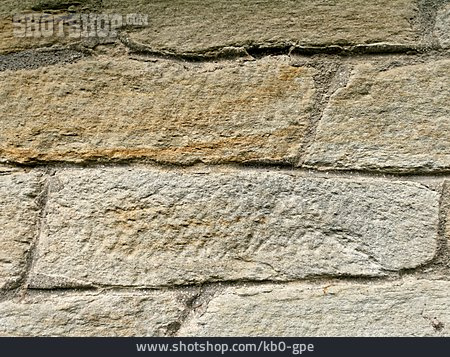 
                Natursteinmauer                   