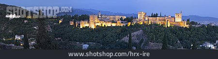 
                Blaue Stunde, Granada, Alhambra                   
