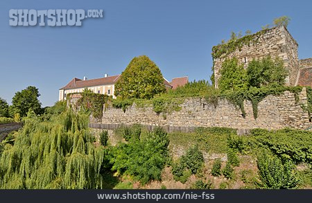 
                Stadtmauer, Schloss Drosendorf                   