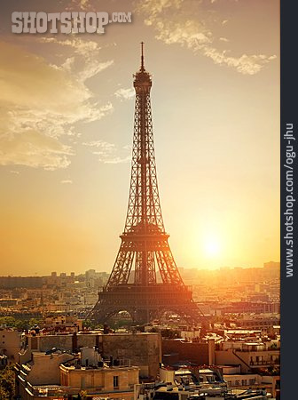 
                Sonnenuntergang, Eiffelturm                   