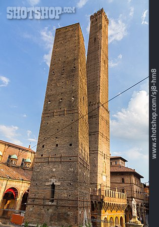 
                Turm, Geschlechterturm, Bologna                   