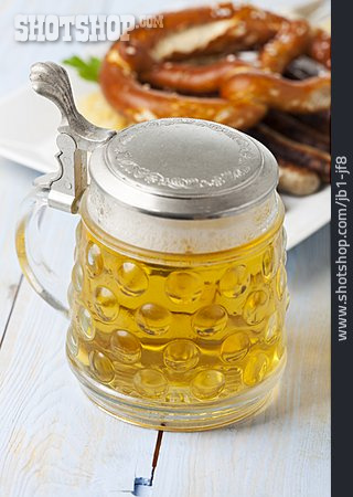 
                Bayrische Küche, Bier, Bierkrug                   