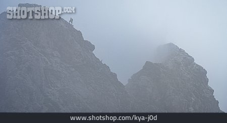 
                Nebel, Bergsteigen, Bergsteiger                   