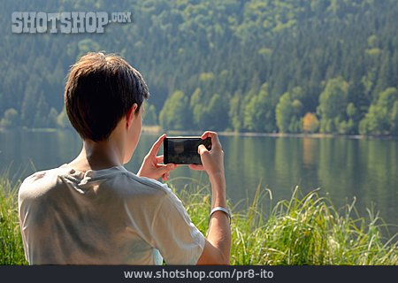 
                Junge, Fotografieren, Smartphone                   