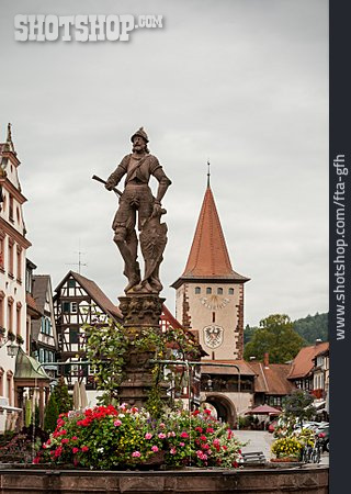
                Fountain, Gengenbach, Knight Statue                   