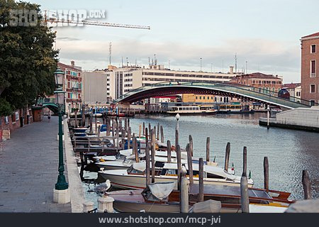 
                Venedig, Ponte Della Costituzione                   