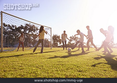 
                Fußball, Spielen, Gemeinsam                   