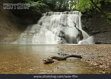 
                Wasserfall                   