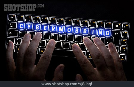 
                Mobbing, Cyber-mobbing                   