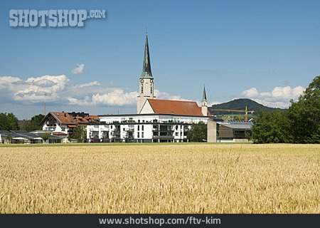 
                Kirche, Getreidefeld, Freilassing                   