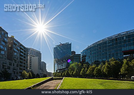
                Sonnenstrahlen, Berlin, Potsdamer Platz                   