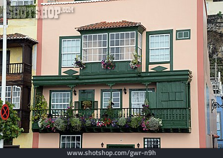 
                Wohnhaus, Fassade, Blumenschmuck, Santa Cruz                   