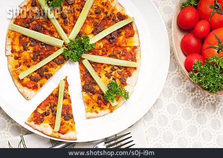 
                Lahmacun, Türkische Pizza                   