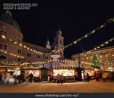 
                Weihnachtsmarkt, Salzburg                   