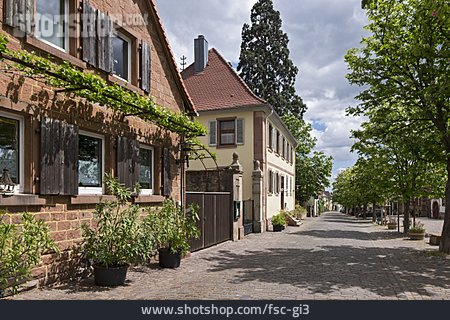
                Weindorf, Rhodt Unter Rietburg                   