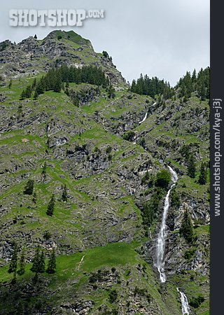 
                Wasserfall, Allgäuer Alpen, Oytal                   