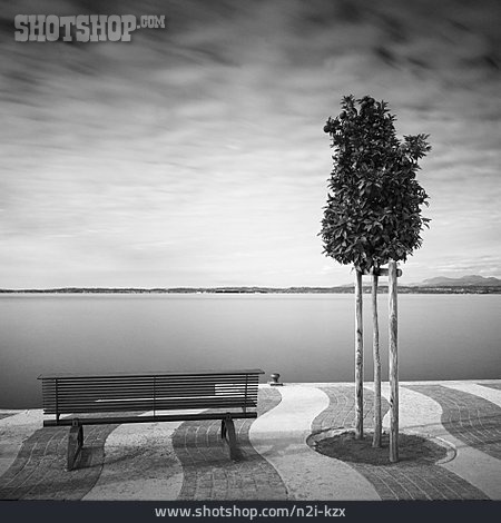 
                Sitzbank, Gardasee, Uferpromenade                   
