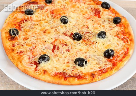 
                Käse, Pizza, Schwarze Oliven                   