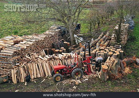 
                Holzstapel, Holzverarbeitung, Brennholz                   
